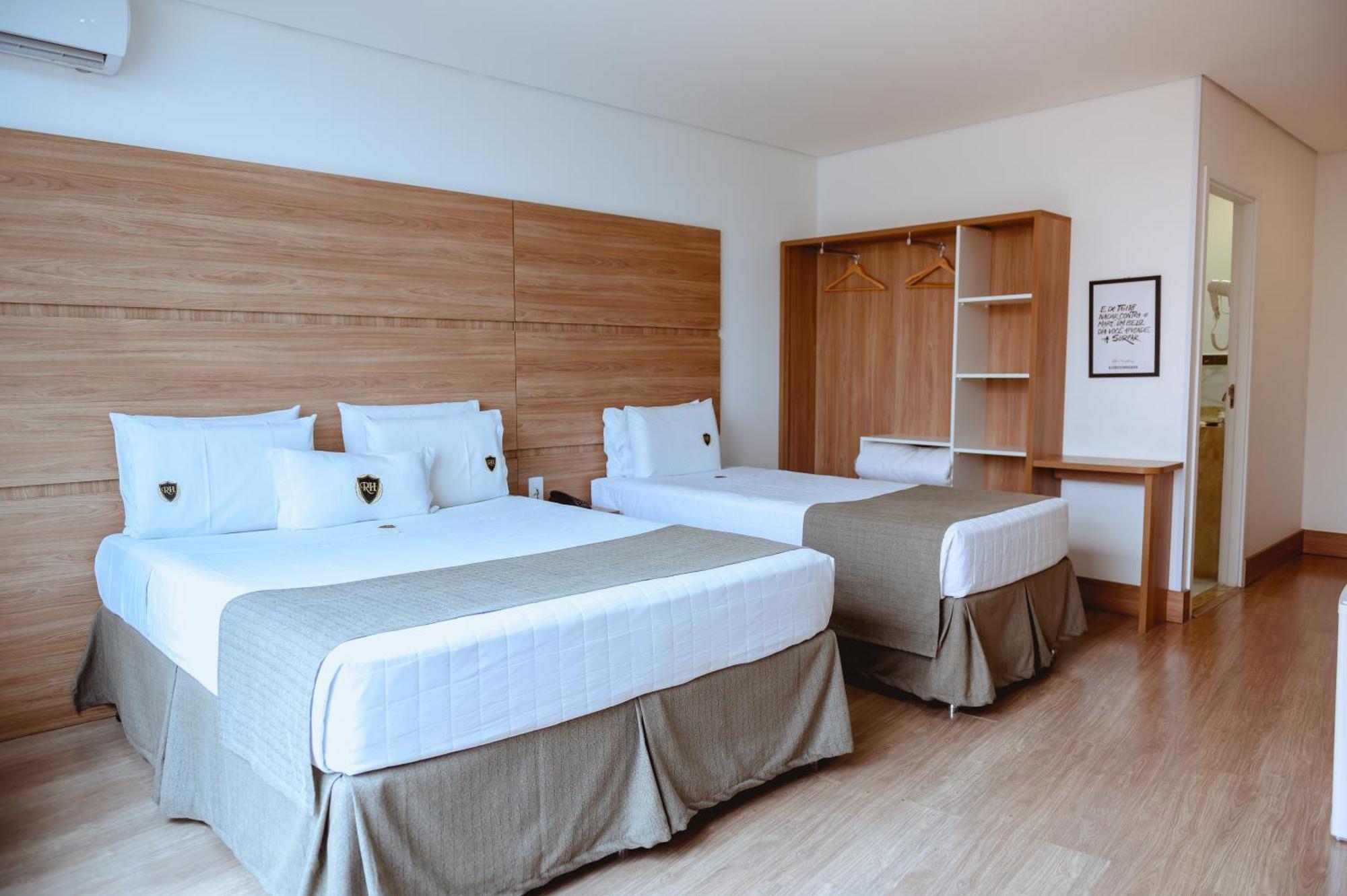 Quarto Familia 1 cama casal e 1 cama solteiro,1515858673:JPEG